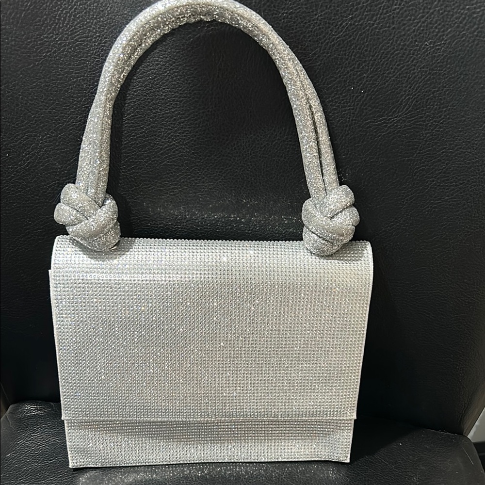 1110. D’Margeaux Silver & Crystal evening bag‎ with silver crossbody chain